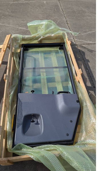 Komatsu WA100-5 DOOR ASSY 417-926-3106 - Cabină și interior pentru Utilaje constructii: Foto 1 Komatsu WA100-5 DOOR ASSY 417-926-3106 - Cabină și interior pentru Utilaje constructii: Foto 1