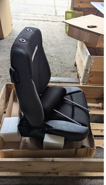 Komatsu WA380-8 SEAT ASS'Y 421-S33-6790 - Cabină și interior pentru Utilaje constructii: Foto 5 Komatsu WA380-8 SEAT ASS'Y 421-S33-6790 - Cabină și interior pentru Utilaje constructii: Foto 5