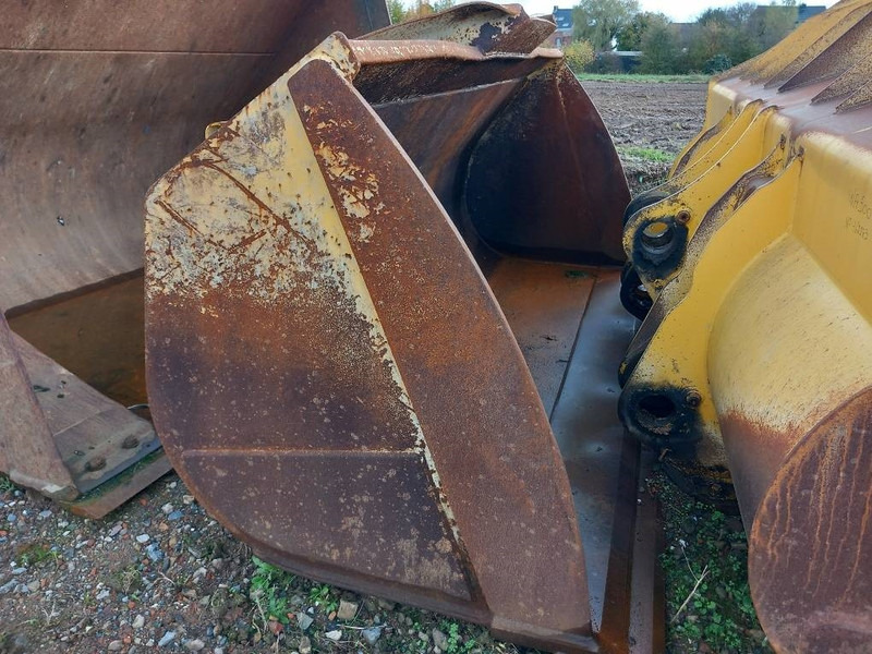 Komatsu WA480-8 - Cupă pentru Utilaje constructii: Foto 1 Komatsu WA480-8 - Cupă pentru Utilaje constructii: Foto 1