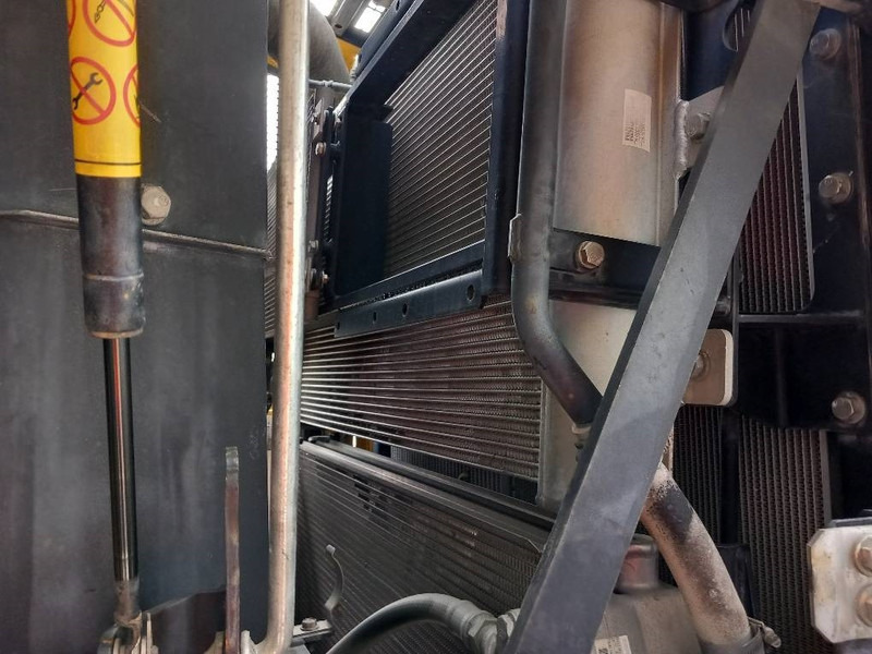 Încărcător frontal pe pneuri Komatsu WA500-7: Foto 18