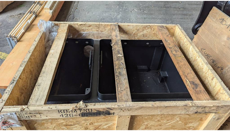 Komatsu WA600-8 BATTERY BOX 426-06-61211 - Cadru/ Şasiu pentru Utilaje constructii: Foto 4 Komatsu WA600-8 BATTERY BOX 426-06-61211 - Cadru/ Şasiu pentru Utilaje constructii: Foto 4