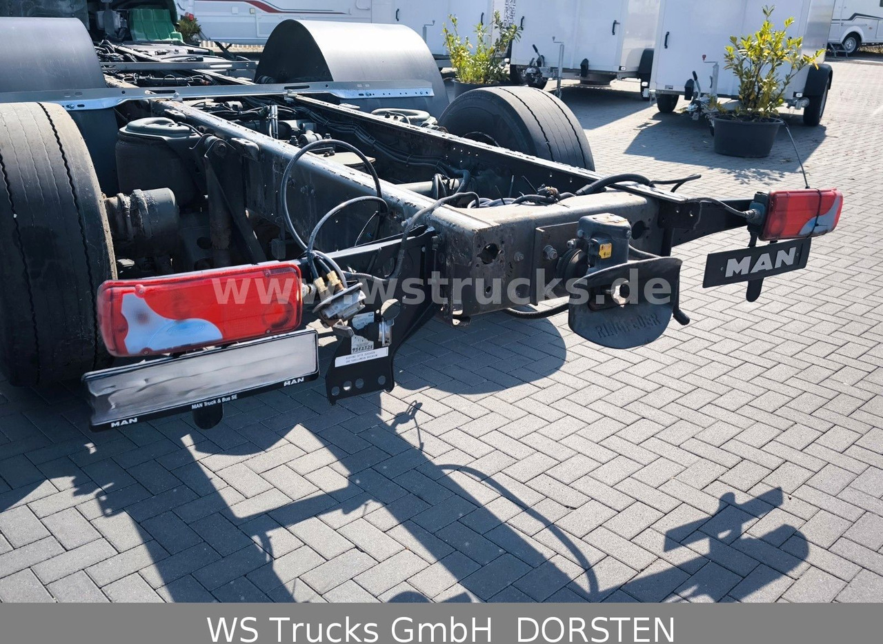 MAN TGS 26.500 6x2 Luft/Luft Lenkachse Intader - Camion şasiu: Foto 5 MAN TGS 26.500 6x2 Luft/Luft Lenkachse Intader - Camion şasiu: Foto 5
