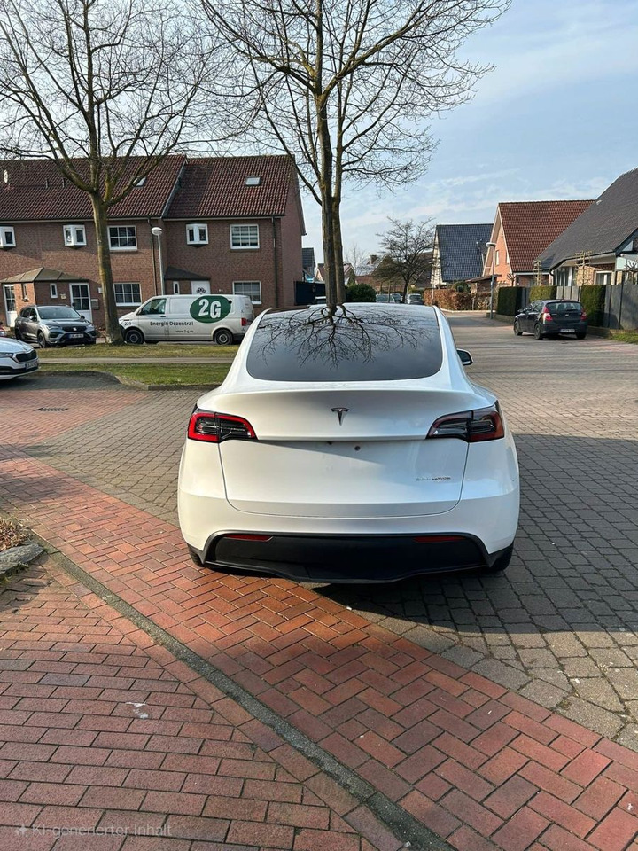Tesla Model Y Hinterradantrieb RWD - Berlină/ Sedan: Foto 4 Tesla Model Y Hinterradantrieb RWD - Berlină/ Sedan: Foto 4