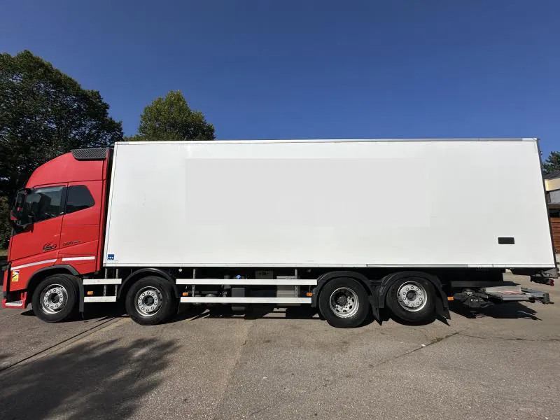 Volvo FH 16 550XL*8x2*Tief Kühlkoffer*ThermoKing*LBW - Camion frigider: Foto 2 Volvo FH 16 550XL*8x2*Tief Kühlkoffer*ThermoKing*LBW - Camion frigider: Foto 2