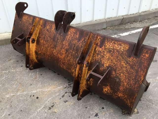 CASE 2300mm - Tractopelle - Cupă incărcător: Foto 4 CASE 2300mm - Tractopelle - Cupă incărcător: Foto 4