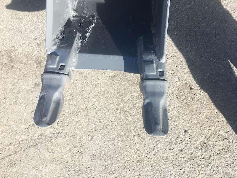 MECALAC 350mm - séries 8 / 10 / 11 / 12 - Cupă excavator: Foto 3 MECALAC 350mm - séries 8 / 10 / 11 / 12 - Cupă excavator: Foto 3