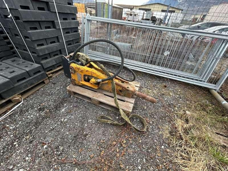 MONTABERT PELLE 8 TONNES / TRACTOPELLE - Ciocan hidraulic: Foto 3 MONTABERT PELLE 8 TONNES / TRACTOPELLE - Ciocan hidraulic: Foto 3