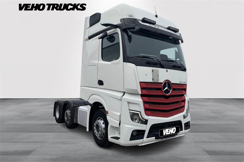 Mercedes-Benz ACTROS 2551LS 6x2/4 Väliteli - Cap tractor: Foto 1 Mercedes-Benz ACTROS 2551LS 6x2/4 Väliteli - Cap tractor: Foto 1