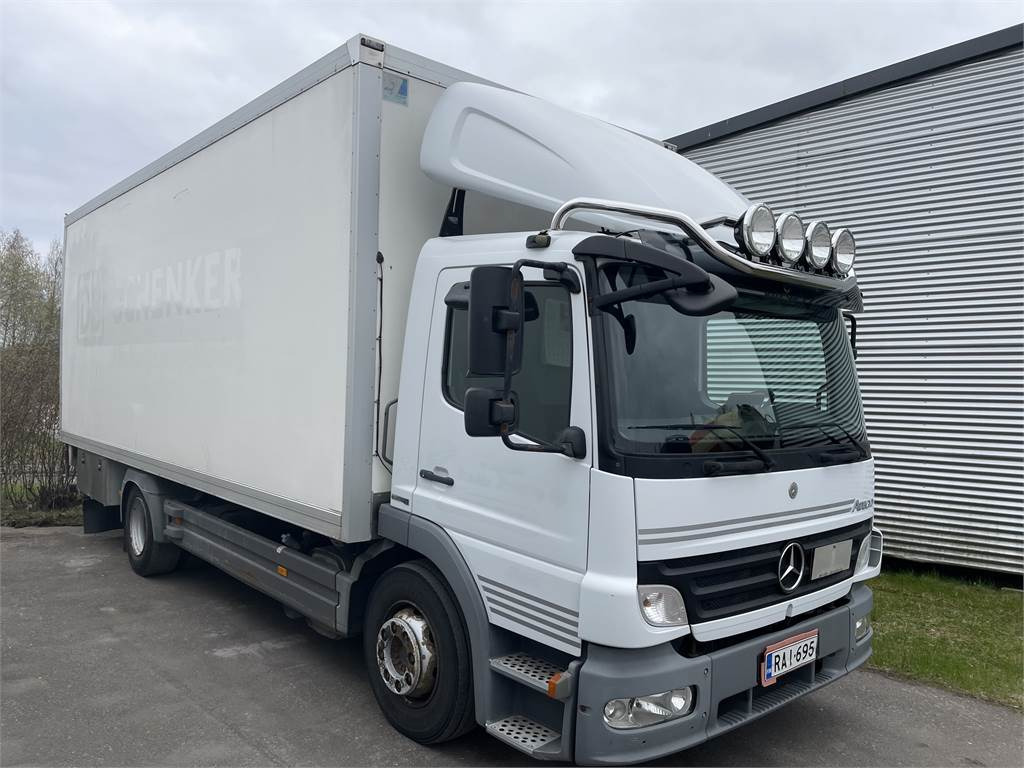 Mercedes-Benz ATEGO 1524L/42 - Camion furgon: Foto 2 Mercedes-Benz ATEGO 1524L/42 - Camion furgon: Foto 2