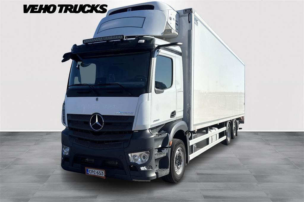 Mercedes-Benz Actros 2553L FRC 9,9m FRC 06/2027 - Camion izoterma: Foto 2 Mercedes-Benz Actros 2553L FRC 9,9m FRC 06/2027 - Camion izoterma: Foto 2