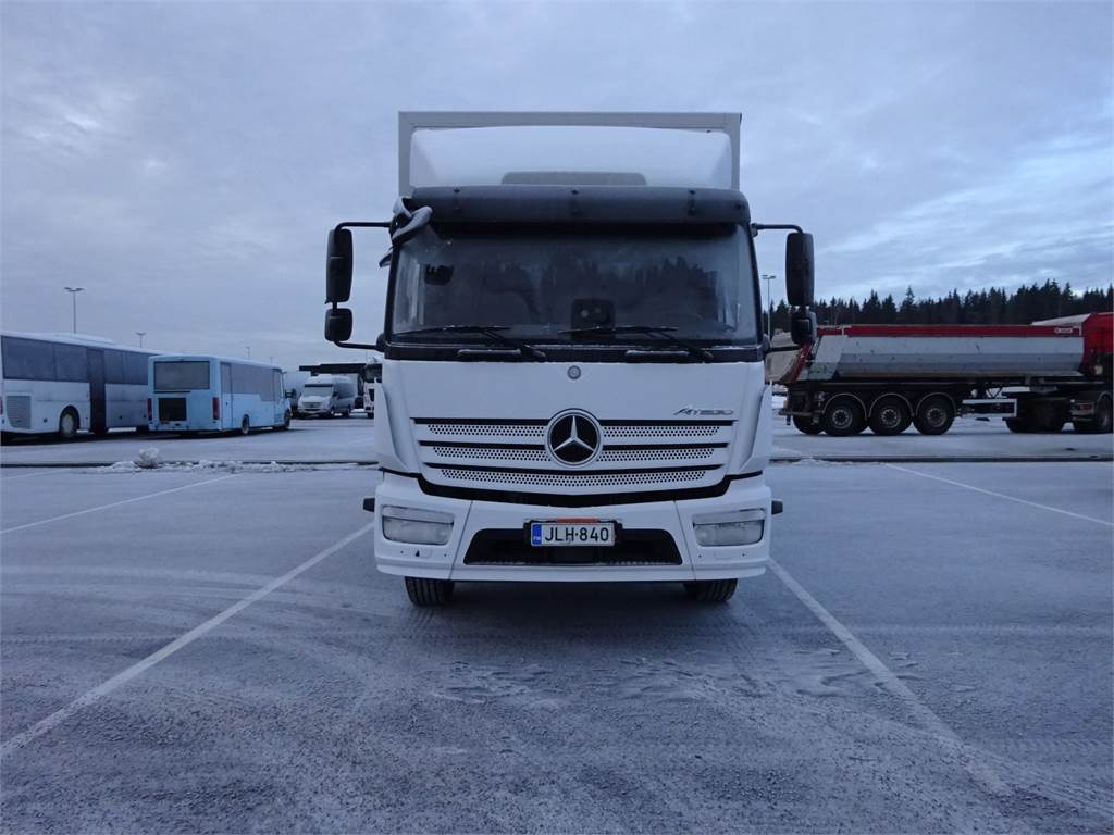 Mercedes-Benz Atego 1524L KSA-kori + PL - Camion furgon: Foto 2 Mercedes-Benz Atego 1524L KSA-kori + PL - Camion furgon: Foto 2