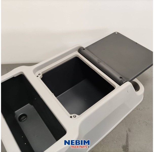 Renault Renault - 5010563911 - Opbergbox Renault D / C - Piesă de schimb pentru Camion: Foto 3 Renault Renault - 5010563911 - Opbergbox Renault D / C - Piesă de schimb pentru Camion: Foto 3