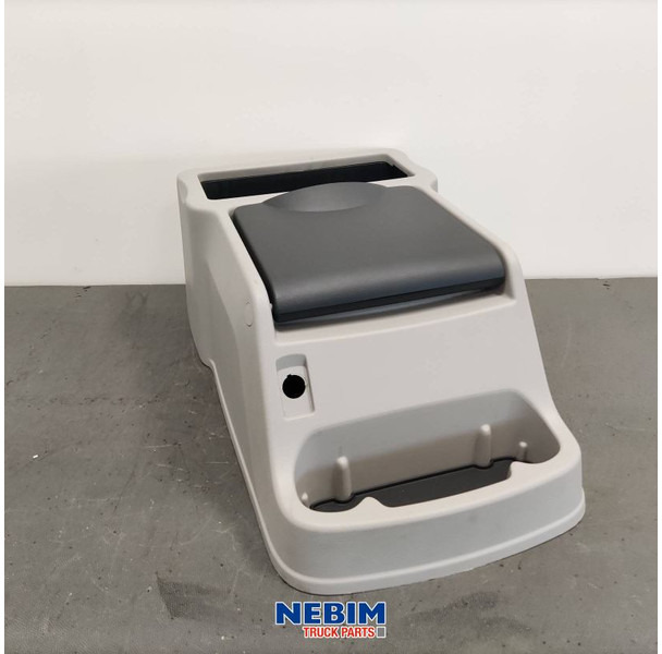 Renault Renault - 5010563911 - Opbergbox Renault D / C - Piesă de schimb pentru Camion: Foto 1 Renault Renault - 5010563911 - Opbergbox Renault D / C - Piesă de schimb pentru Camion: Foto 1