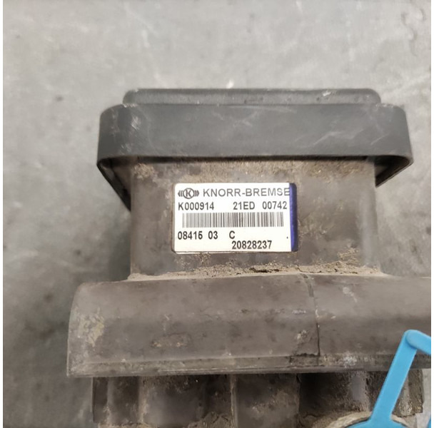 Volvo Volvo - 20828237 - Modulator vooras - Piesă de schimb pentru Camion: Foto 3 Volvo Volvo - 20828237 - Modulator vooras - Piesă de schimb pentru Camion: Foto 3