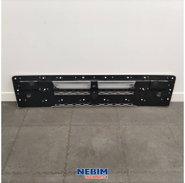 Volvo Volvo - 84033230 - Frontgrille FH16 - Piesă de schimb pentru Camion: Foto 2 Volvo Volvo - 84033230 - Frontgrille FH16 - Piesă de schimb pentru Camion: Foto 2