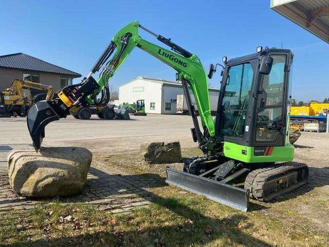 LIUGONG 9027 FE Electric, SW OQ 30 MIETE / RENT (12005252) - Mini excavator: Foto 1 LIUGONG 9027 FE Electric, SW OQ 30 MIETE / RENT (12005252) - Mini excavator: Foto 1