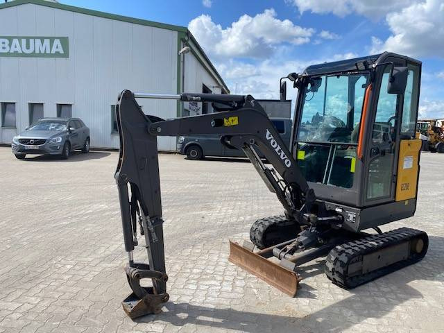 Volvo EC 20 E MIETE / RENTAL (12001275) - Mini excavator: Foto 1 Volvo EC 20 E MIETE / RENTAL (12001275) - Mini excavator: Foto 1