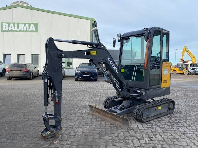 Volvo EC 20 E MIETE / RENTAL (12002071) - Mini excavator: Foto 1 Volvo EC 20 E MIETE / RENTAL (12002071) - Mini excavator: Foto 1