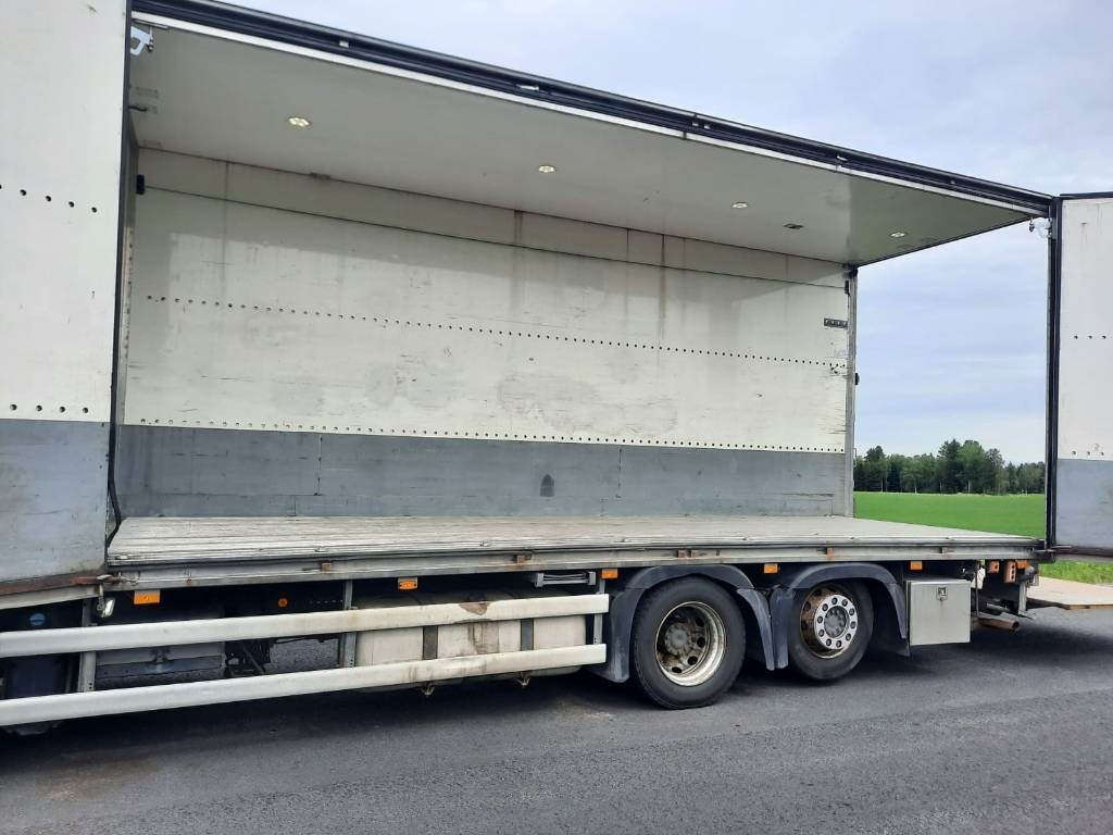 Mercedes-Benz Actros 2551 - Camion furgon: Foto 5 Mercedes-Benz Actros 2551 - Camion furgon: Foto 5