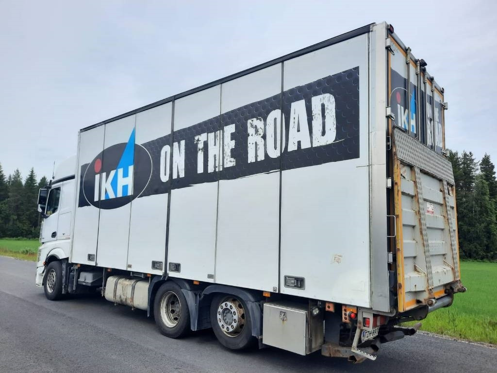 Mercedes-Benz Actros 2551 - Camion furgon: Foto 3 Mercedes-Benz Actros 2551 - Camion furgon: Foto 3