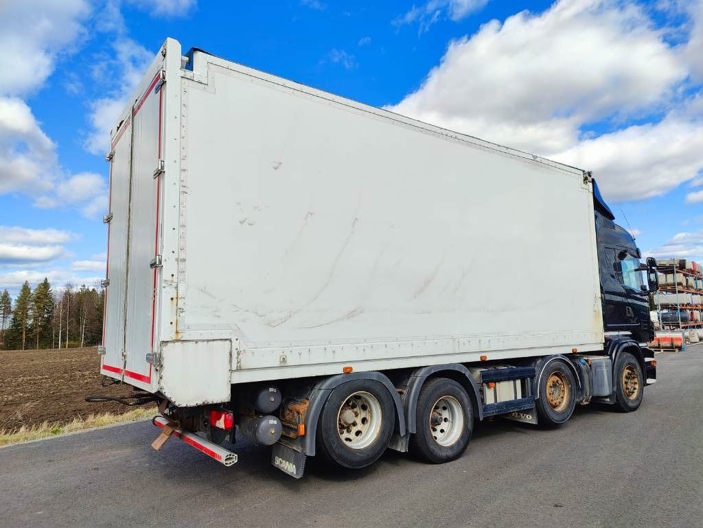 Scania R 500 8x2 4700 - Camion furgon: Foto 4 Scania R 500 8x2 4700 - Camion furgon: Foto 4