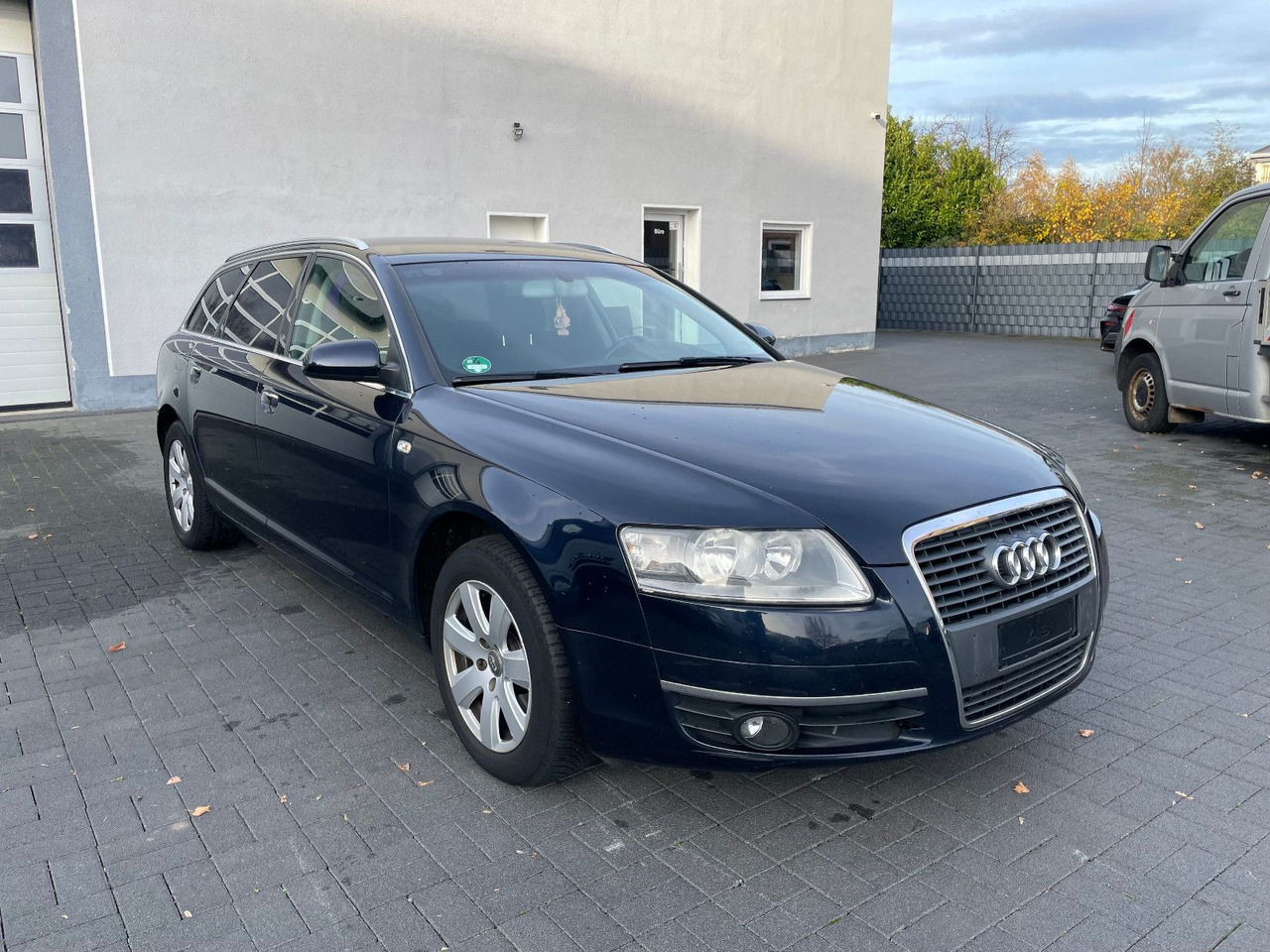 Audi A6 Avant 2.7 TDI Defekt !!! - Mașină break: Foto 1 Audi A6 Avant 2.7 TDI Defekt !!! - Mașină break: Foto 1