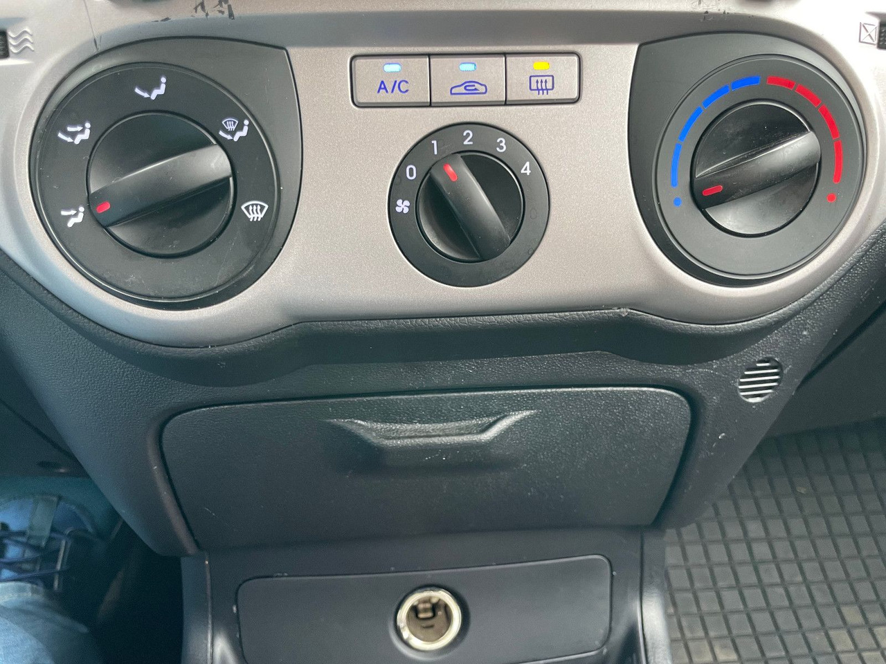 Berlină/ Sedan Hyundai i20 Klima: Foto 24