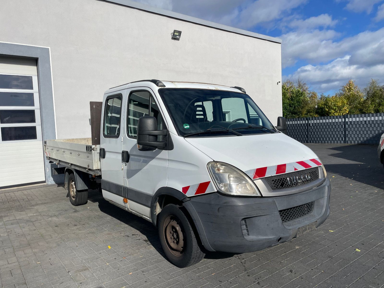 Iveco Daily 35S14 Pritsche, DoKa, Klima - Autoutilitară cu platformă, Autoutilitară cabină dublă: Foto 3 Iveco Daily 35S14 Pritsche, DoKa, Klima - Autoutilitară cu platformă, Autoutilitară cabină dublă: Foto 3