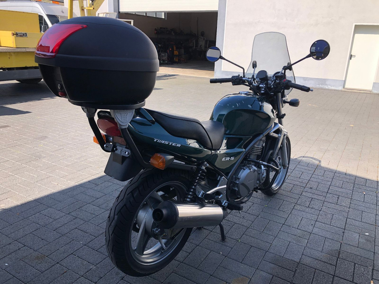 Kawasaki ER 500 A TWISTER, 14.000 km, 2.Hand - Motocicletă: Foto 5 Kawasaki ER 500 A TWISTER, 14.000 km, 2.Hand - Motocicletă: Foto 5