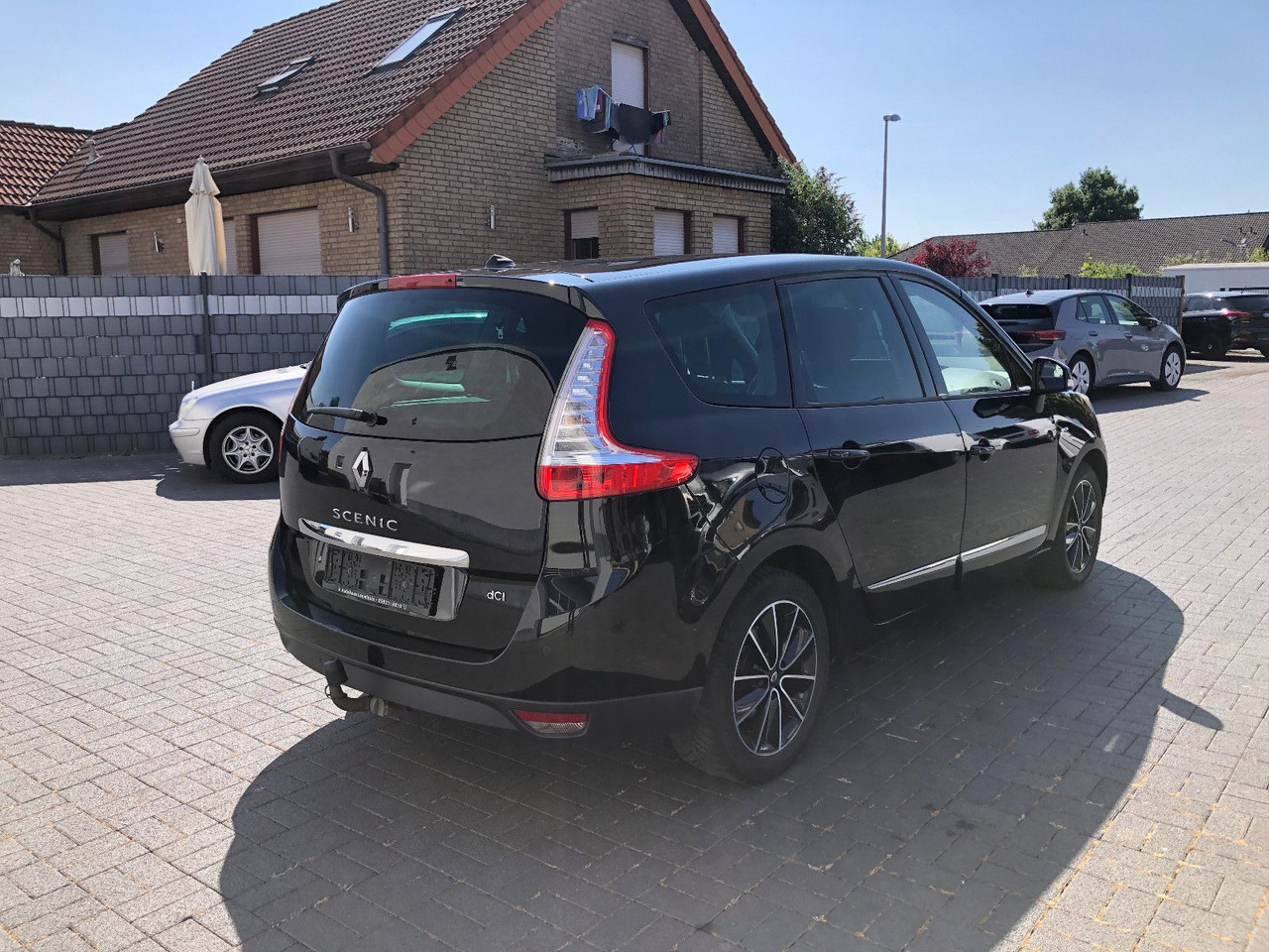 Renault Scenic Grand 2.0 dCi 150 BOSE Edition,Automatik - Transport persoane: Foto 2 Renault Scenic Grand 2.0 dCi 150 BOSE Edition,Automatik - Transport persoane: Foto 2