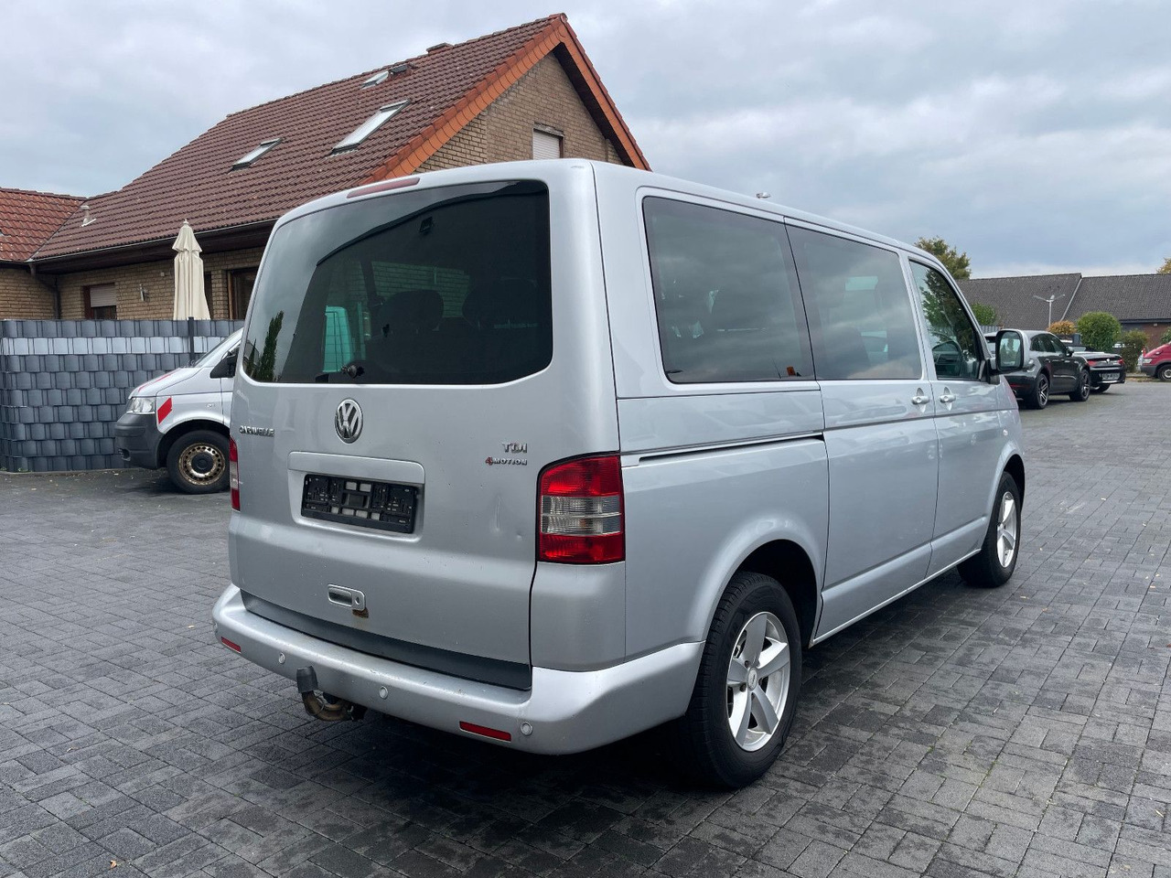 Volkswagen T5 2.5 TDi Caravelle 4Motion 8-Sitzer - Transport persoane: Foto 2 Volkswagen T5 2.5 TDi Caravelle 4Motion 8-Sitzer - Transport persoane: Foto 2