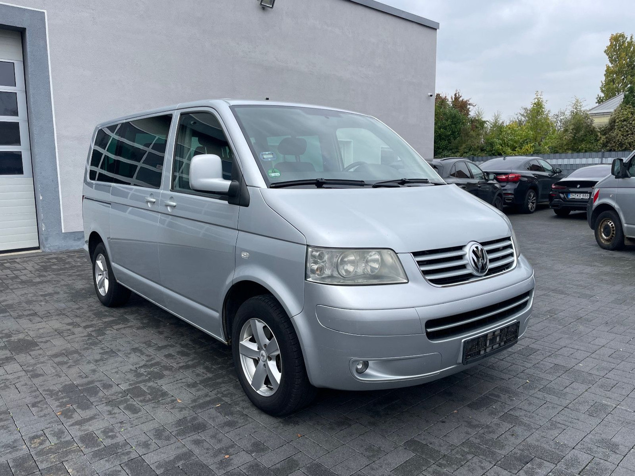 Volkswagen T5 2.5 TDi Caravelle 4Motion 8-Sitzer - Transport persoane: Foto 1 Volkswagen T5 2.5 TDi Caravelle 4Motion 8-Sitzer - Transport persoane: Foto 1