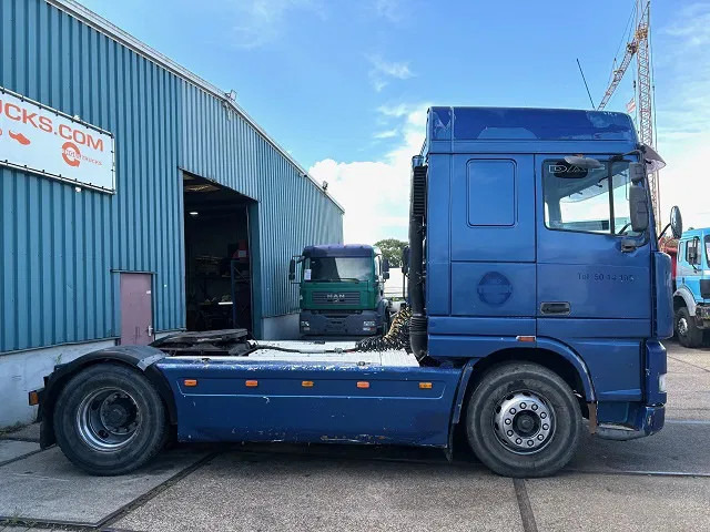 DAF 95.380 XF SPACECAB (EURO 2 / ZF16 MANUAL GEARBOX / HYDRAULIC KIT / P.T.O. / SIDE SKIRTS / AIRCONDITIONING) - Cap tractor: Foto 4 DAF 95.380 XF SPACECAB (EURO 2 / ZF16 MANUAL GEARBOX / HYDRAULIC KIT / P.T.O. / SIDE SKIRTS / AIRCONDITIONING) - Cap tractor: Foto 4