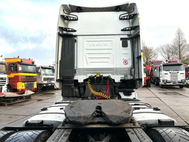 Cap tractor Iveco Stralis 440.42 /TP HIGH-WAY (EURO 6 / AUTOMATIC GEARBOX / 2x TANK / FRIDGE / AIRCONDITIONING / ETC.): Foto 11 Cap tractor Iveco Stralis 440.42 /TP HIGH-WAY (EURO 6 / AUTOMATIC GEARBOX / 2x TANK / FRIDGE / AIRCONDITIONING / ETC.): Foto 11