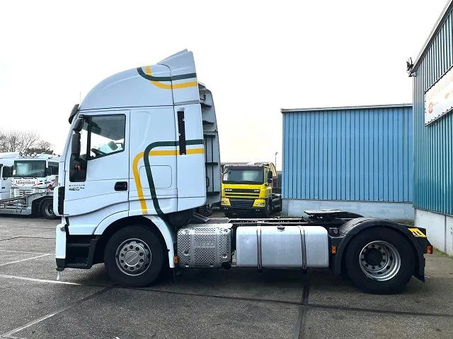 Iveco Stralis AS440S42T/P HI-WAY DUTCH TRUCK (APK/TUV -> 02-2024 / EURO 6 / AS-TRONIC / 2 TANKS / LEATHER SEATS / FRIDGE) - Cap tractor: Foto 5 Iveco Stralis AS440S42T/P HI-WAY DUTCH TRUCK (APK/TUV -> 02-2024 / EURO 6 / AS-TRONIC / 2 TANKS / LEATHER SEATS / FRIDGE) - Cap tractor: Foto 5