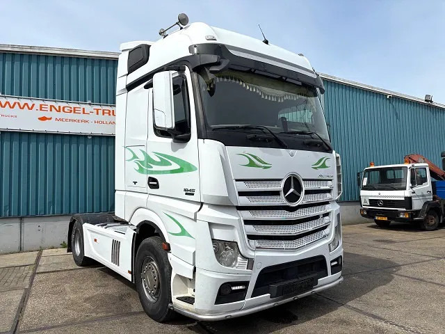 Mercedes-Benz Actros 1845 LS BIGSPACE (RETARDER / EURO 5 / TELLIGENT GEARBOX / FULL SPOILERSET / 2x DIESELTANK / AIRCONDITIONING) - Cap tractor: Foto 2 Mercedes-Benz Actros 1845 LS BIGSPACE (RETARDER / EURO 5 / TELLIGENT GEARBOX / FULL SPOILERSET / 2x DIESELTANK / AIRCONDITIONING) - Cap tractor: Foto 2