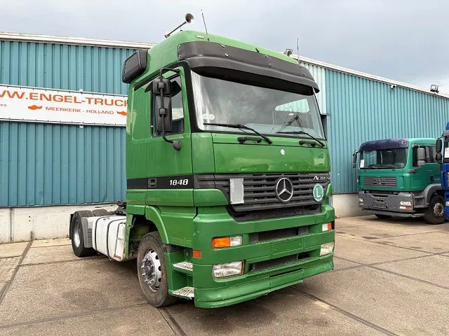 Mercedes-Benz Actros 1848 V8 MEGASPACE (EPS WITH CLUTCH (3 PEDALS) / REDUCTION AXLE / FRIDGE / ETC.) - Cap tractor: Foto 2 Mercedes-Benz Actros 1848 V8 MEGASPACE (EPS WITH CLUTCH (3 PEDALS) / REDUCTION AXLE / FRIDGE / ETC.) - Cap tractor: Foto 2