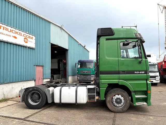 Mercedes-Benz Actros 1848 V8 MEGASPACE (EPS WITH CLUTCH (3 PEDALS) / REDUCTION AXLE / FRIDGE / ETC.) - Cap tractor: Foto 4 Mercedes-Benz Actros 1848 V8 MEGASPACE (EPS WITH CLUTCH (3 PEDALS) / REDUCTION AXLE / FRIDGE / ETC.) - Cap tractor: Foto 4