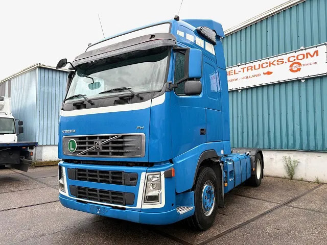Volvo FH 400 GLOBETROTTER (VIN: 7B446149 / I-SHIFT / ADR-VLG / AIRCONDITIONING / COMPLETE SPOILERSET ON CABIN) - Cap tractor: Foto 1 Volvo FH 400 GLOBETROTTER (VIN: 7B446149 / I-SHIFT / ADR-VLG / AIRCONDITIONING / COMPLETE SPOILERSET ON CABIN) - Cap tractor: Foto 1