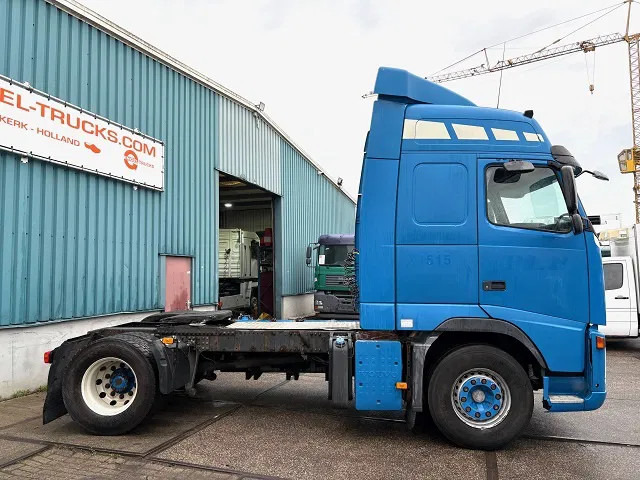 Volvo FH 400 GLOBETROTTER (VIN: 7B446149 / I-SHIFT / ADR-VLG / AIRCONDITIONING / COMPLETE SPOILERSET ON CABIN) - Cap tractor: Foto 4 Volvo FH 400 GLOBETROTTER (VIN: 7B446149 / I-SHIFT / ADR-VLG / AIRCONDITIONING / COMPLETE SPOILERSET ON CABIN) - Cap tractor: Foto 4