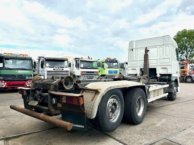 DAF 95.480 XF SPACECAB 6x2 WITH HOOK-ARM SYSTEM (EURO 3 / ZF16 MANUAL GEARBOX / ZF-INTARDER / STEEL-/AIR SUSPENSION / AIRCONDITIONIN - Camion cu cârlig: Foto 3 DAF 95.480 XF SPACECAB 6x2 WITH HOOK-ARM SYSTEM (EURO 3 / ZF16 MANUAL GEARBOX / ZF-INTARDER / STEEL-/AIR SUSPENSION / AIRCONDITIONIN - Camion cu cârlig: Foto 3