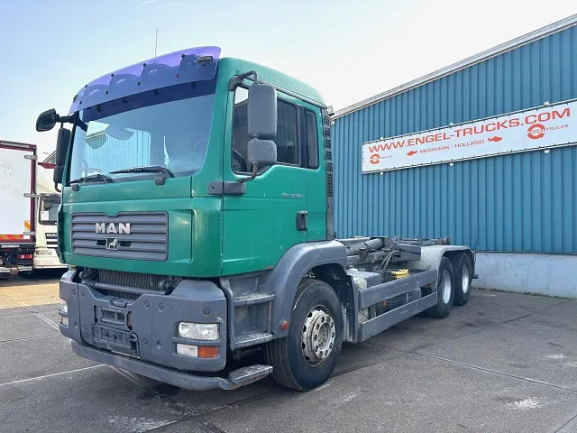 MAN TGA 26.360BB 6x4 FULL STEEL MULTILIFT HOOK-ARM (ZF16 MANUAL GEARBOX / FULL STEEL SUSPENSION / REDUCTION AXLES / AIRCONDITIONING) - Camion cu cârlig: Foto 1 MAN TGA 26.360BB 6x4 FULL STEEL MULTILIFT HOOK-ARM (ZF16 MANUAL GEARBOX / FULL STEEL SUSPENSION / REDUCTION AXLES / AIRCONDITIONING) - Camion cu cârlig: Foto 1