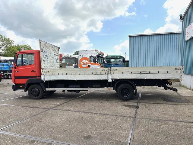 Mercedes-Benz LK 814 (6-CILINDER) WITH OPEN (TENT) BOX & ALUMNIUM SIDE BORDS (MANUAL GEARBOX / 3TH SEAT IN CABIN) - Camion platformă: Foto 5 Mercedes-Benz LK 814 (6-CILINDER) WITH OPEN (TENT) BOX & ALUMNIUM SIDE BORDS (MANUAL GEARBOX / 3TH SEAT IN CABIN) - Camion platformă: Foto 5