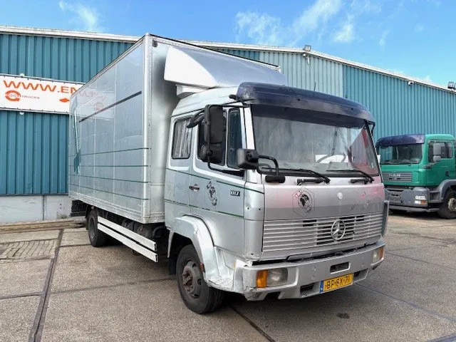Mercedes-Benz LK 817 (6-CILINDER) ORIGINAL DUTCH TRUCK WITH CLOSED BOX (MANUAL GEARBOX / FULL STEEL SUSPENSION) - Camion furgon: Foto 2 Mercedes-Benz LK 817 (6-CILINDER) ORIGINAL DUTCH TRUCK WITH CLOSED BOX (MANUAL GEARBOX / FULL STEEL SUSPENSION) - Camion furgon: Foto 2