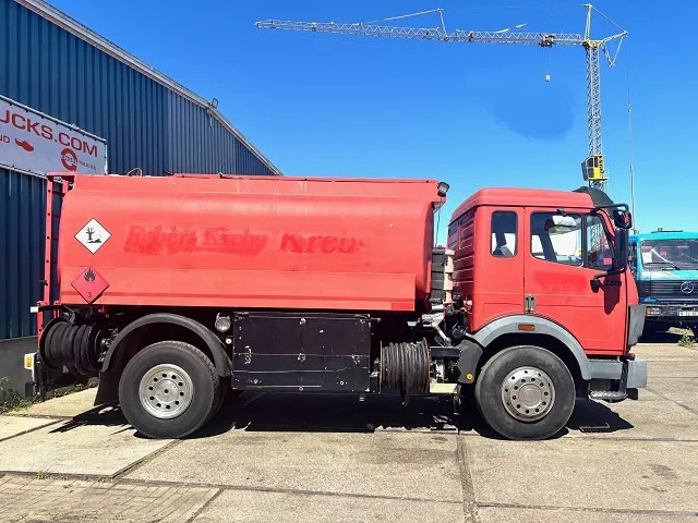 Mercedes-Benz SK 1726 (ORIGINAL GERMAN) 13.500 LITER TANK TRUCK (ZF16 MANUAL GEARBOX / FULL STEEL SUSPENSION / REDUCTION AXLE / ANALOG COUNTER - Camion cisternă: Foto 4 Mercedes-Benz SK 1726 (ORIGINAL GERMAN) 13.500 LITER TANK TRUCK (ZF16 MANUAL GEARBOX / FULL STEEL SUSPENSION / REDUCTION AXLE / ANALOG COUNTER - Camion cisternă: Foto 4