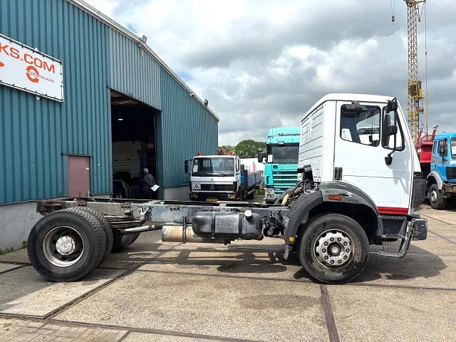 Mercedes-Benz SK 1824 4x2 FULL STEEL SUSPENSION CHASSIS (MANUAL GEARBOX / REDUCTION AXLE / FULL STEEL SUSPENSION) - Camion şasiu: Foto 4 Mercedes-Benz SK 1824 4x2 FULL STEEL SUSPENSION CHASSIS (MANUAL GEARBOX / REDUCTION AXLE / FULL STEEL SUSPENSION) - Camion şasiu: Foto 4
