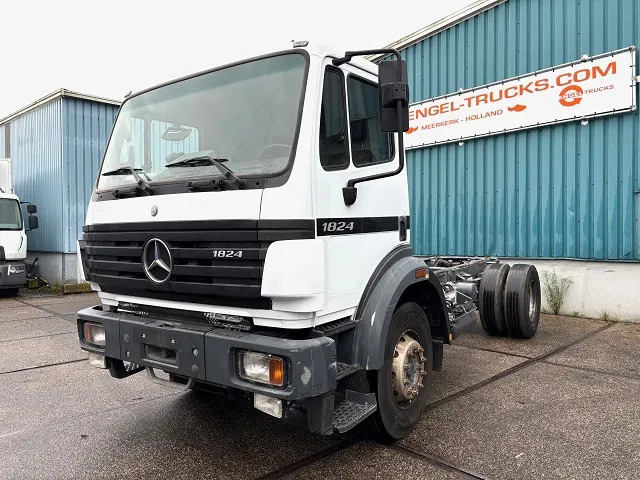 Mercedes-Benz SK 1824 K (ONLY 226.000 KM!) 4x2 FULL STEEL CHASSIS (MANUAL GEARBOX / REDUCTION AXLE / FULL STEEL SUSPENSION / P.T.O.) - Camion şasiu: Foto 1 Mercedes-Benz SK 1824 K (ONLY 226.000 KM!) 4x2 FULL STEEL CHASSIS (MANUAL GEARBOX / REDUCTION AXLE / FULL STEEL SUSPENSION / P.T.O.) - Camion şasiu: Foto 1