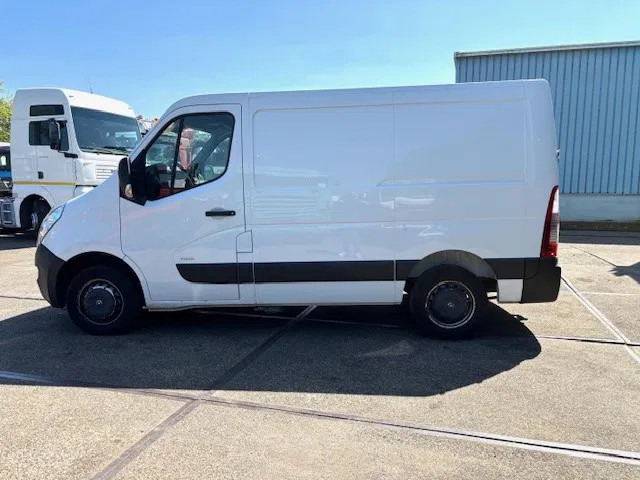 Opel Movano T3300 2.4CDTI L1H1 (EURO 6 / 6 GEARS MANUAL GEARBOX / AIRCONDITIONING / APPLE CARPLAY / REAR VIEW CAMERA / ETC) - Autoutilitară compactă: Foto 5 Opel Movano T3300 2.4CDTI L1H1 (EURO 6 / 6 GEARS MANUAL GEARBOX / AIRCONDITIONING / APPLE CARPLAY / REAR VIEW CAMERA / ETC) - Autoutilitară compactă: Foto 5