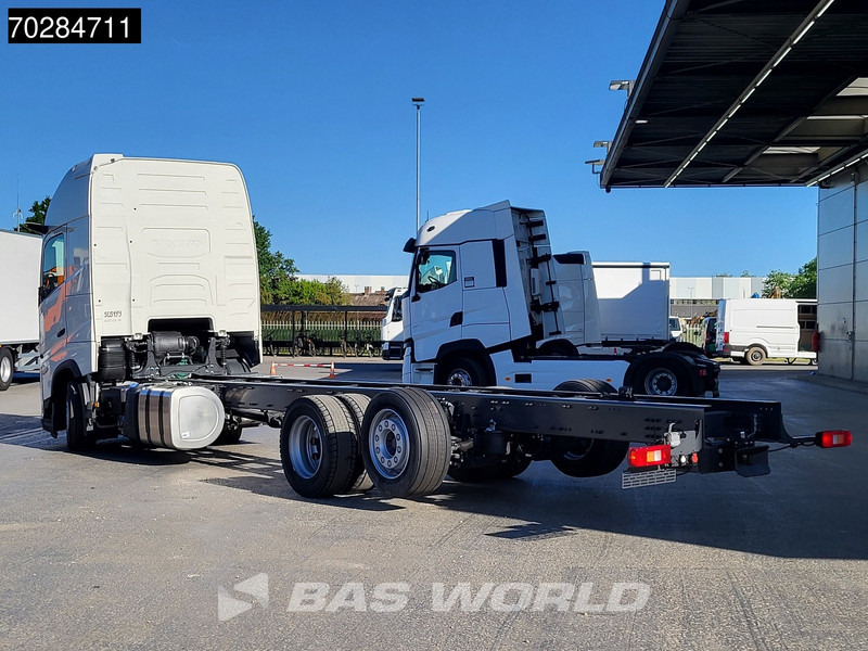 Volvo FH 62 R AERO 6X2 NEW Horsetruck chassis Lift+Lenkachse Dynamic Steering Mirror cam Euro 6 - Camion: Foto 2 Volvo FH 62 R AERO 6X2 NEW Horsetruck chassis Lift+Lenkachse Dynamic Steering Mirror cam Euro 6 - Camion: Foto 2