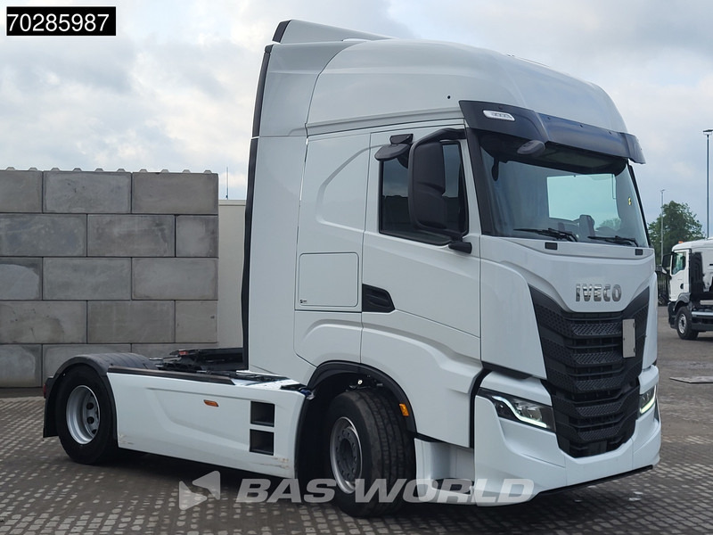 Iveco S-Way 490 4X2 Retarder Standklima 2xTanks Navi - Cap tractor: Foto 3 Iveco S-Way 490 4X2 Retarder Standklima 2xTanks Navi - Cap tractor: Foto 3